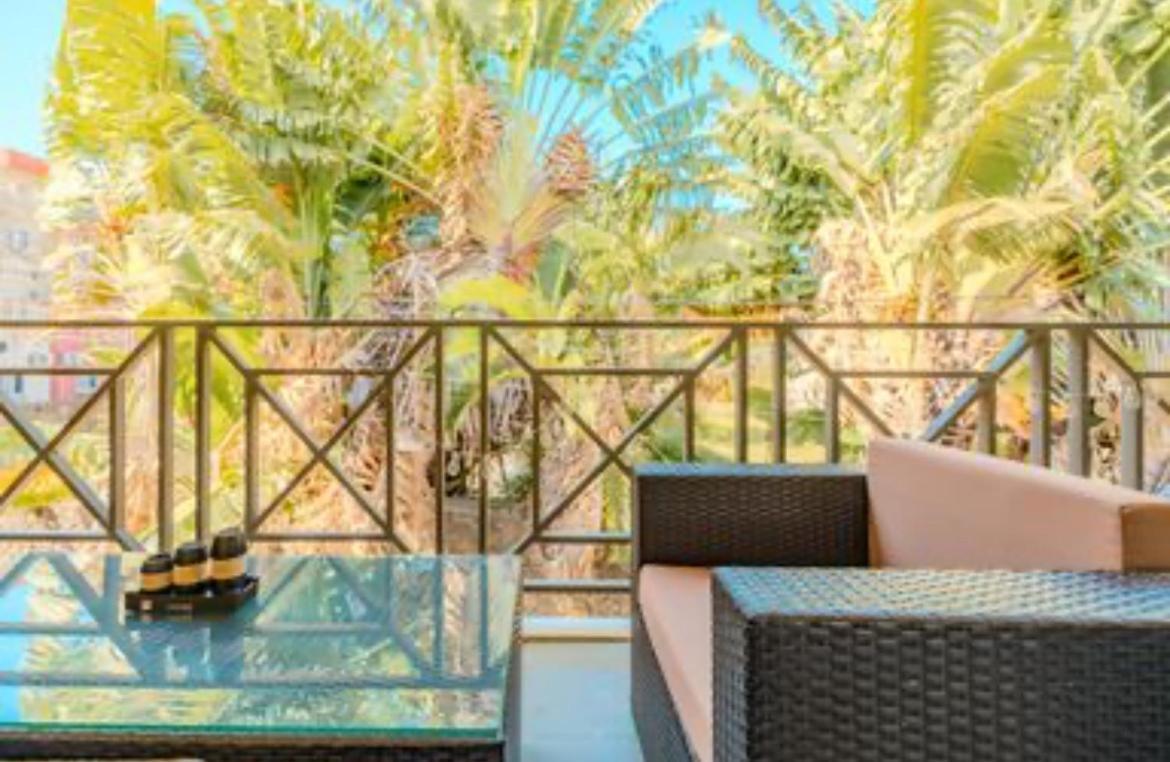 Pereybere Beach Paradise 4 Bedroom Apt Exterior foto